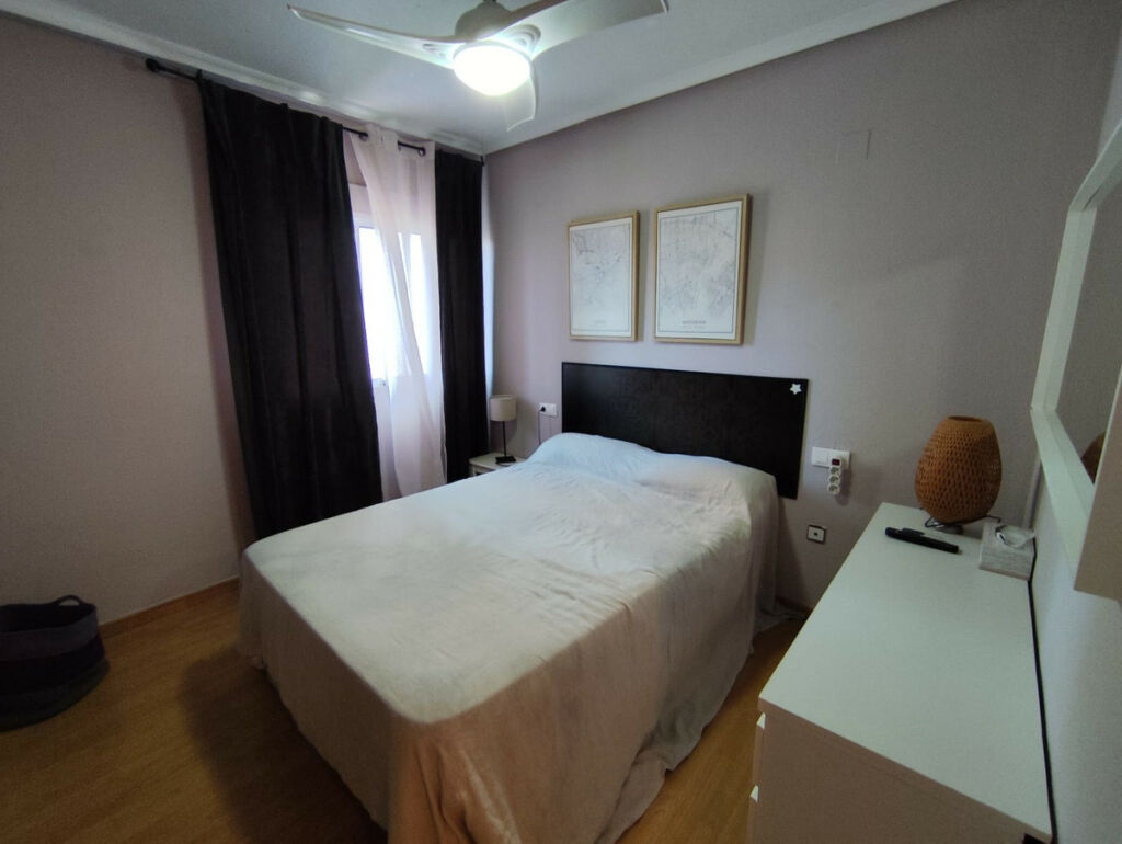 Middle Floor Apartment Torrevieja Alicante - image 13
