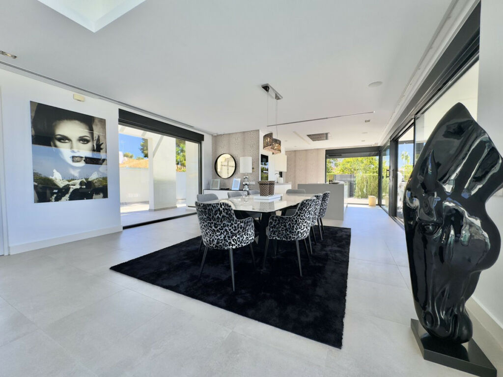 Detached Villa Los Monteros Málaga - image 12