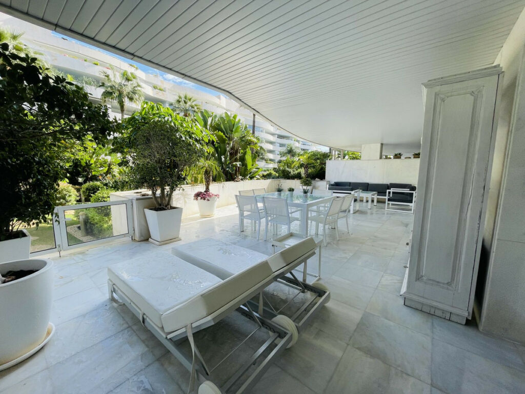 Ground Floor Apartment Puerto Banús Málaga - image 13