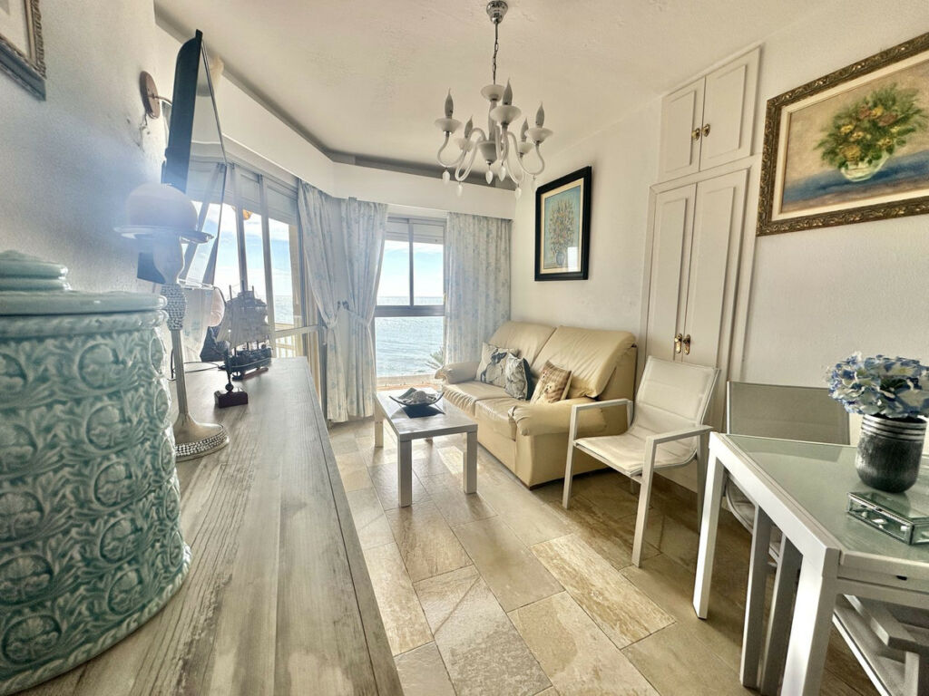 Middle Floor Apartment Fuengirola Málaga - image 14