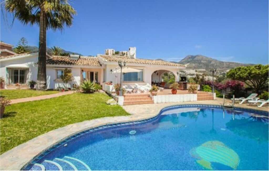 Detached Villa Torremuelle Málaga - image 13