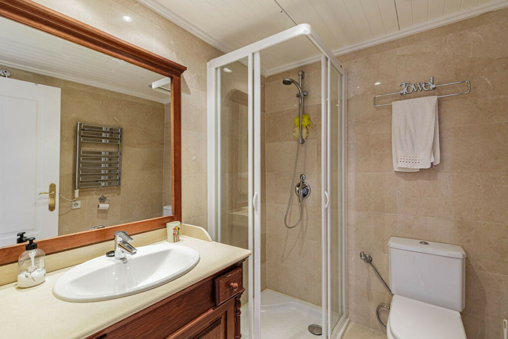 Middle Floor Apartment Los Arqueros Málaga - image 13