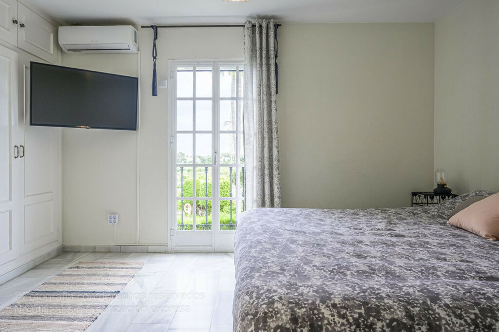 Townhouse New Golden Mile Málaga - image 13