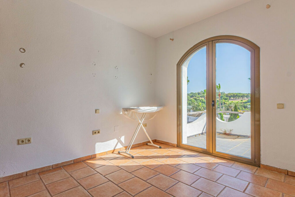 Detached Villa Sotogrande Cádiz - image 13