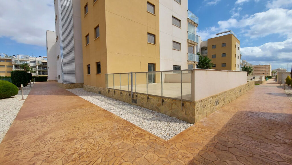 Ground Floor Apartment Villamartin Alicante - image 13