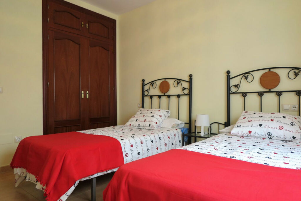 Top Floor Apartment Fuengirola Málaga - image 13