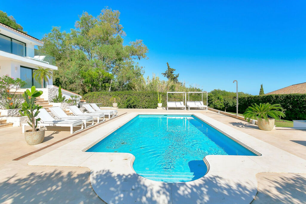 Detached Villa Cabopino Málaga - image 17
