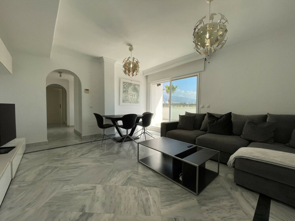 Penthouse Nueva Andalucía Málaga - image 13