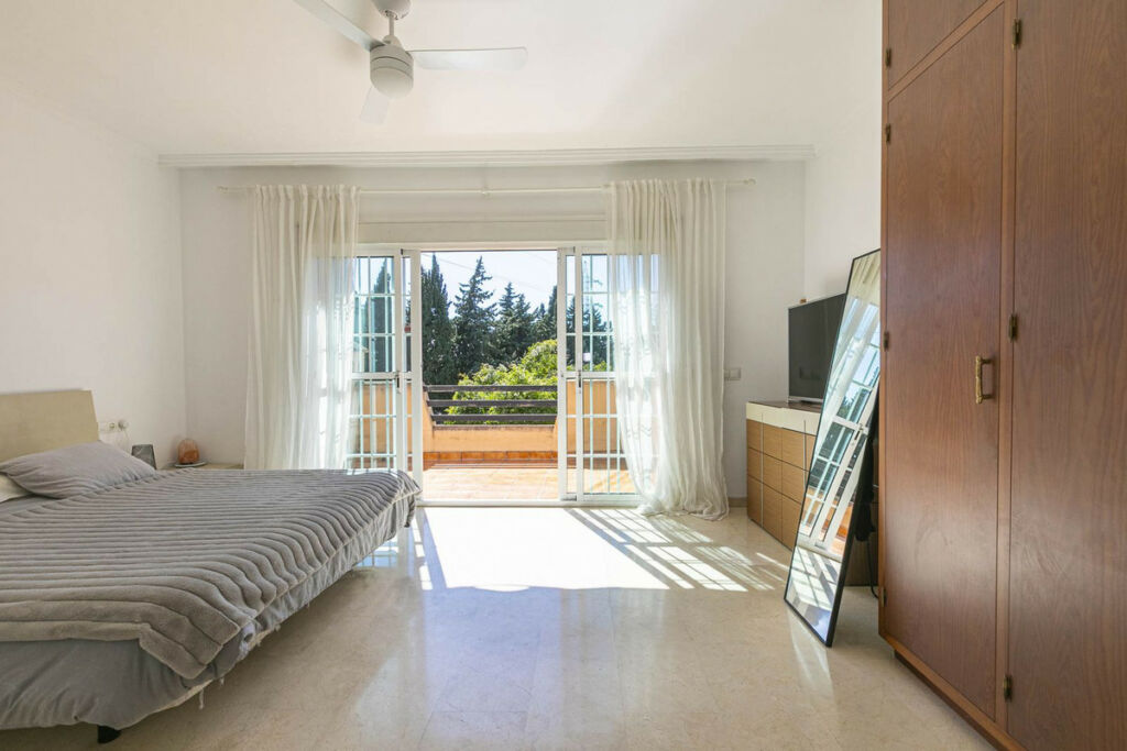 Townhouse Nagüeles Málaga - image 13