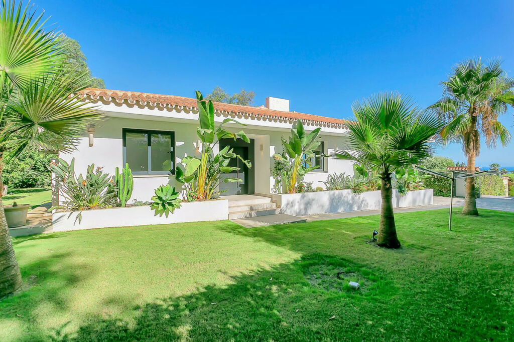 Detached Villa Cabopino Málaga - image 18
