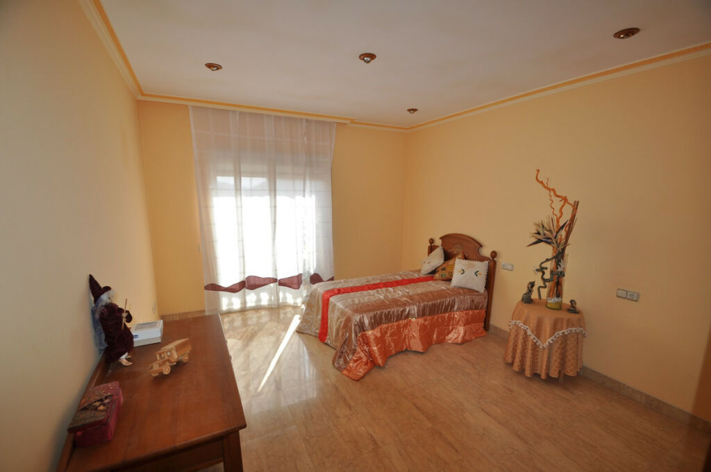 Townhouse Algueña Alicante - image 14