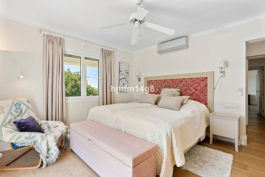 Detached Villa Nueva Andalucía Málaga - image 14