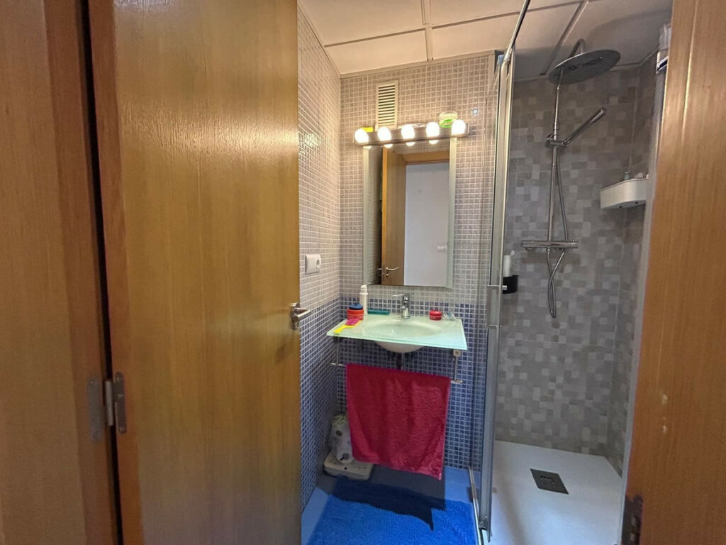 Middle Floor Apartment Alicante City Alicante - image 14