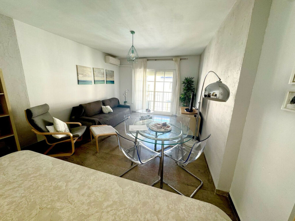 Middle Floor Apartment Los Boliches Málaga - image 14