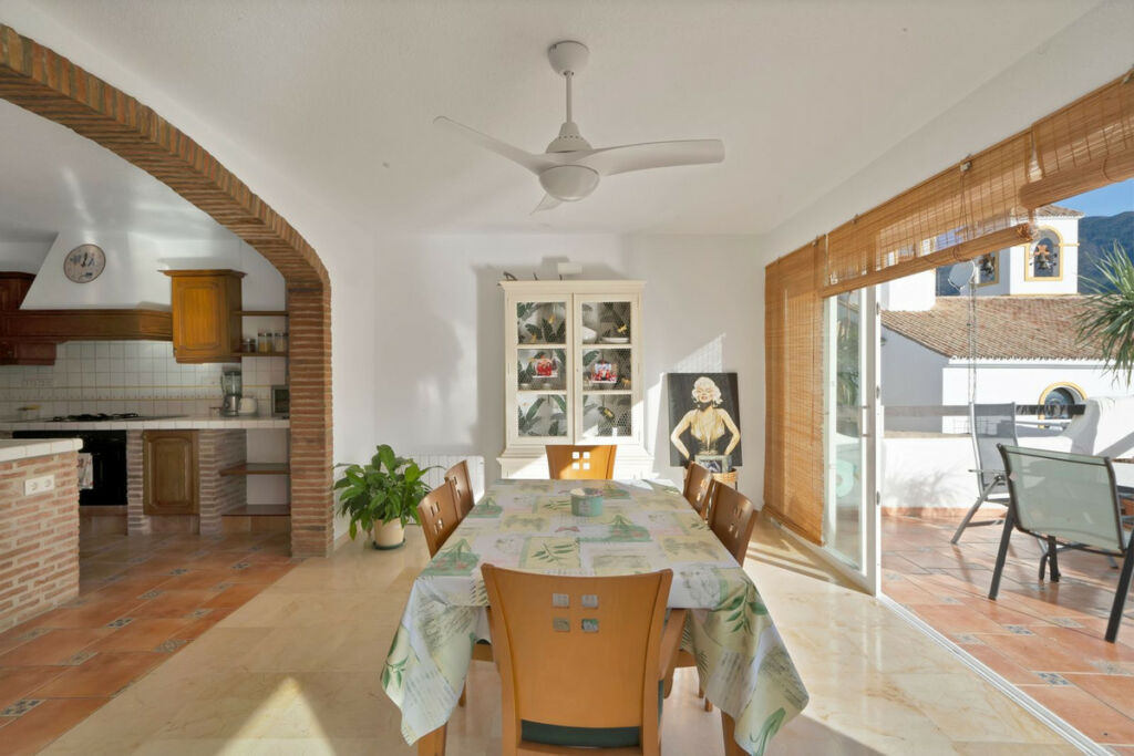 Ground Floor Apartment Benahavís Málaga - image 13