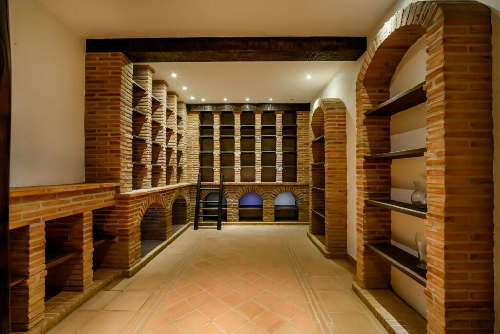 Detached Villa Nueva Andalucía Málaga - image 15