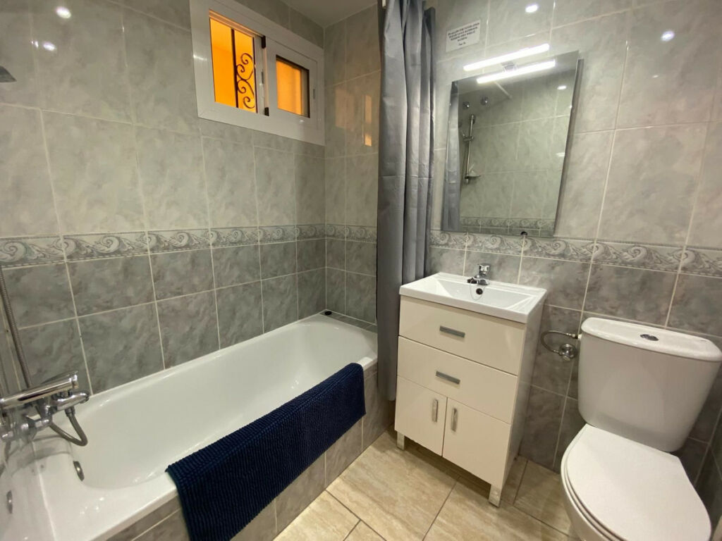 Middle Floor Apartment Benalmadena Málaga - image 14