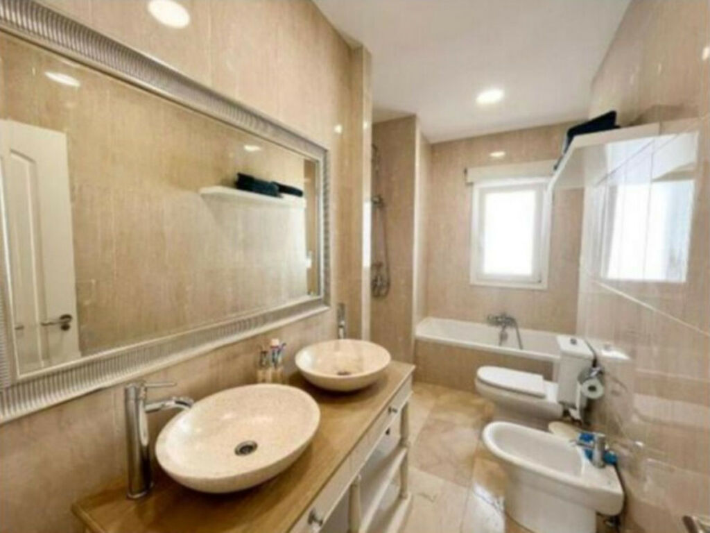 Detached Villa San Roque Cádiz - image 12