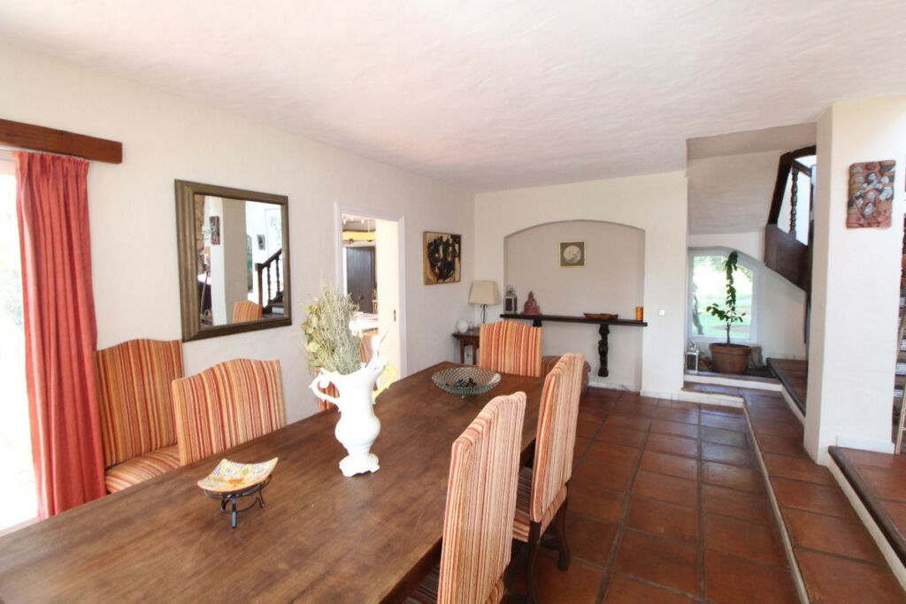 Detached Villa New Golden Mile Málaga - image 14