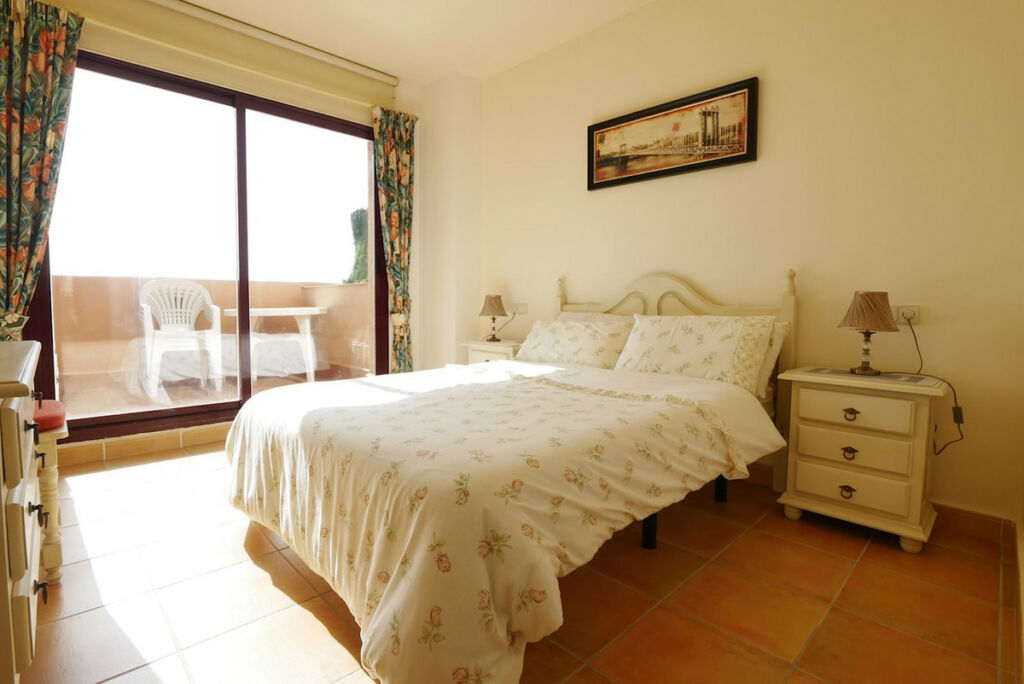 Middle Floor Apartment Calahonda Málaga - image 14