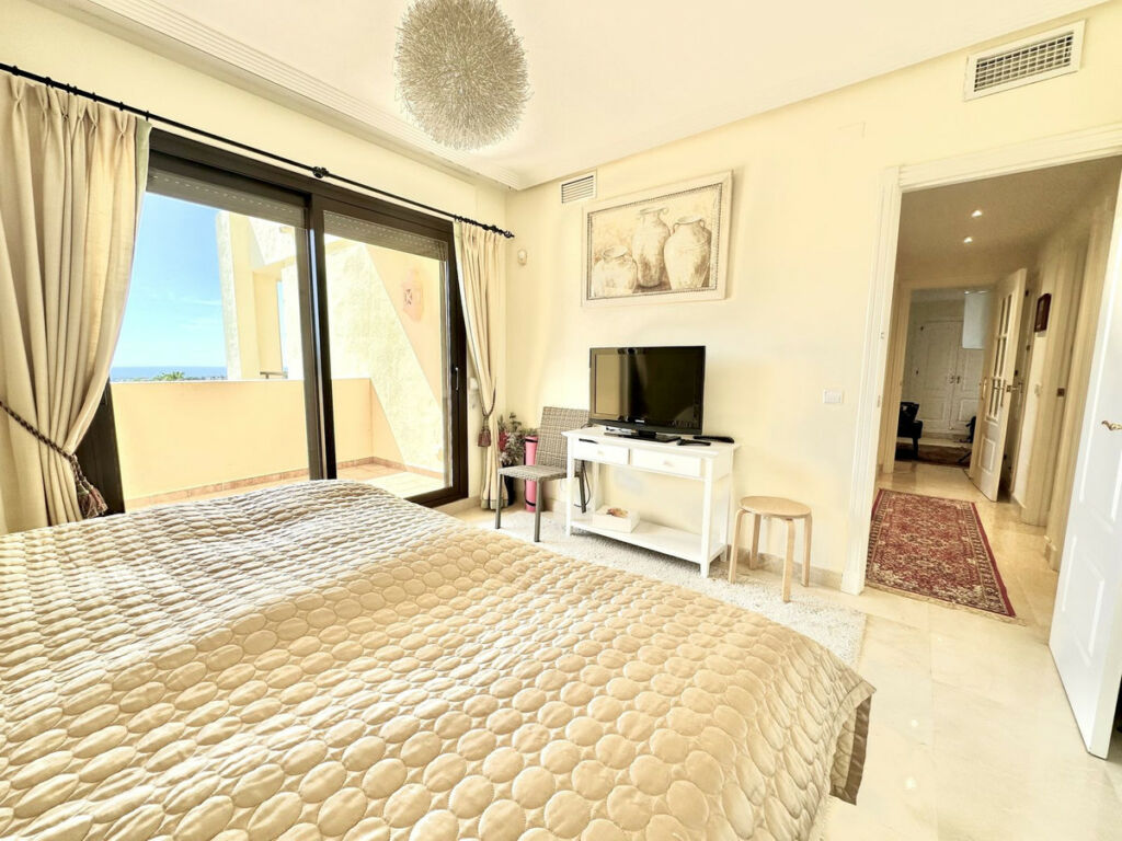 Middle Floor Apartment Los Arqueros Málaga - image 14