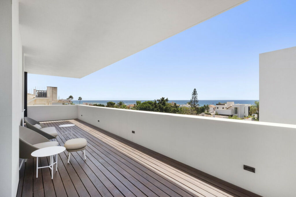 Detached Villa Costabella Málaga - image 14