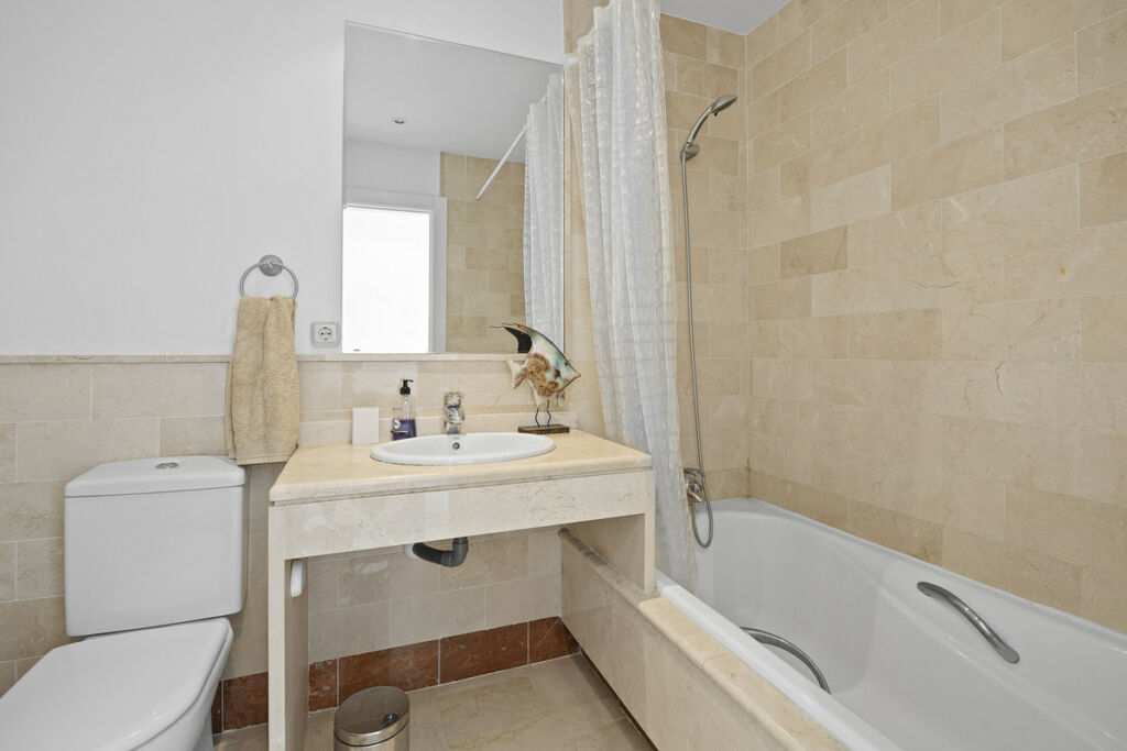 Middle Floor Apartment Marbella Málaga - image 17