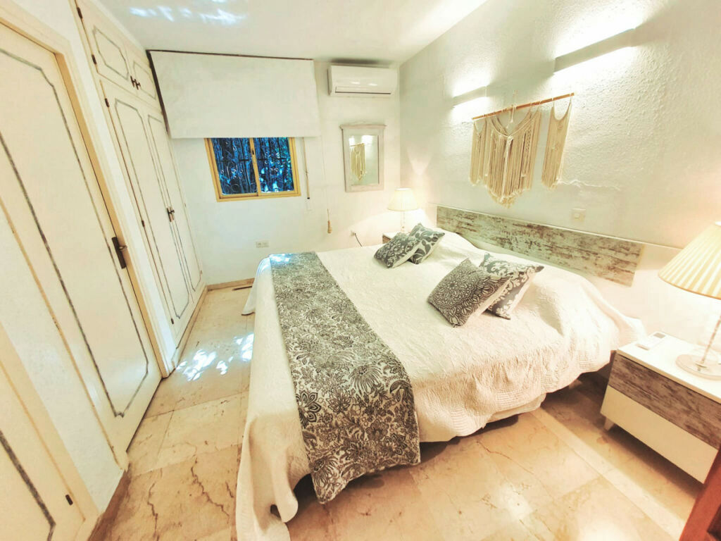 Detached Villa Las Brisas Málaga - image 14