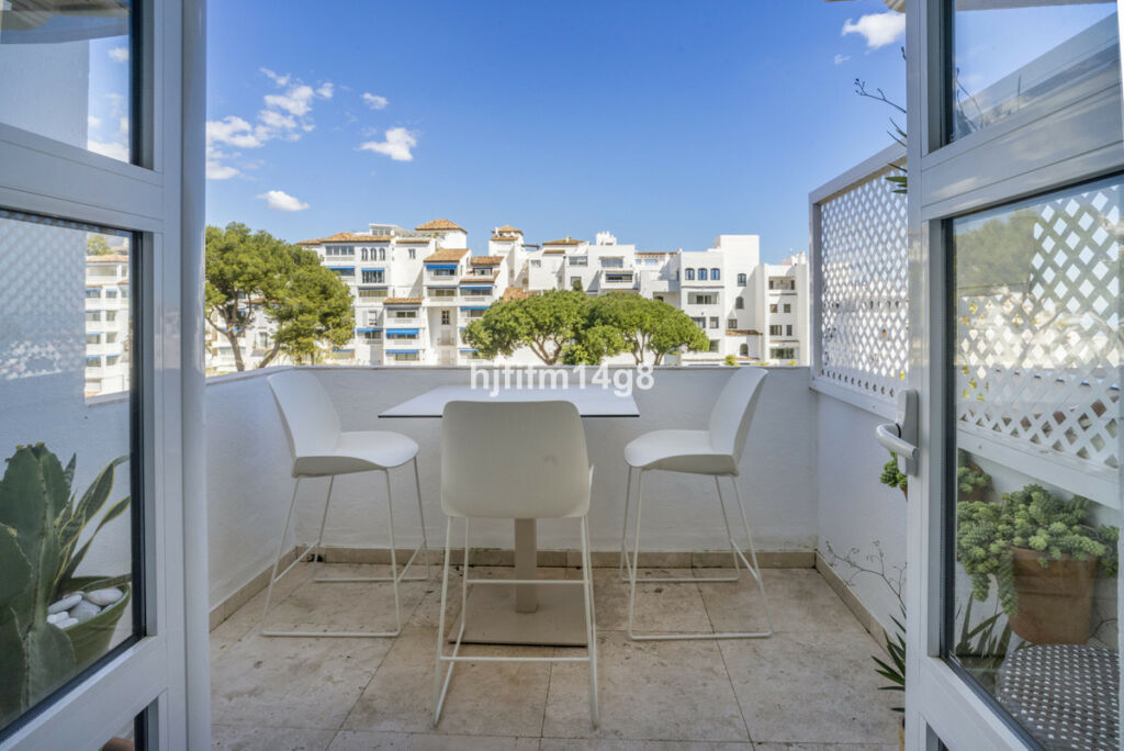 Middle Floor Apartment Puerto Banús Málaga - image 14