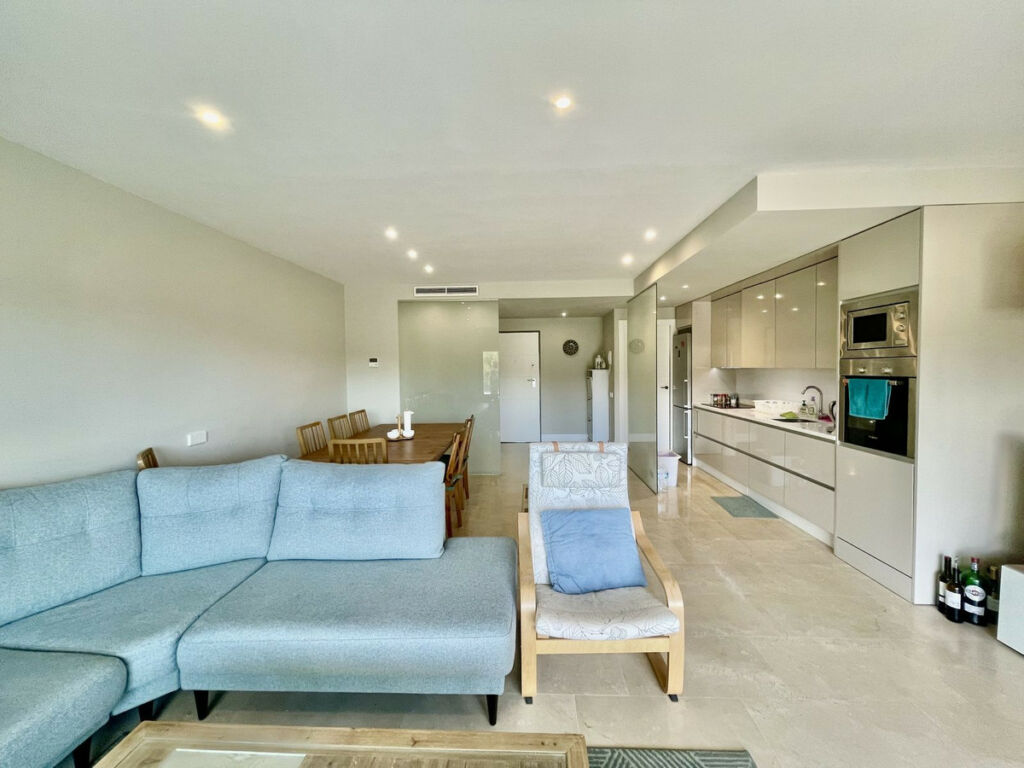 Middle Floor Apartment Estepona Málaga - image 14