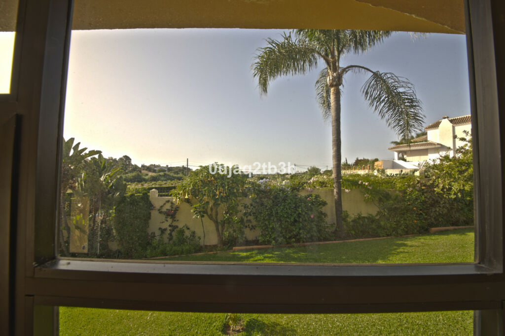 Detached Villa New Golden Mile Málaga - image 14