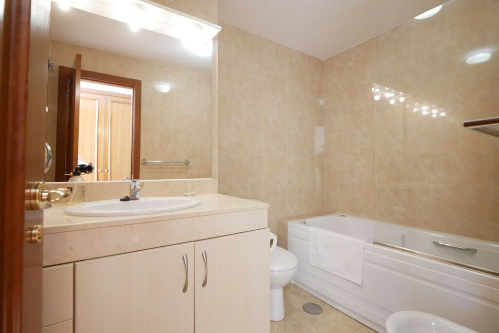 Middle Floor Apartment Calahonda Málaga - image 15