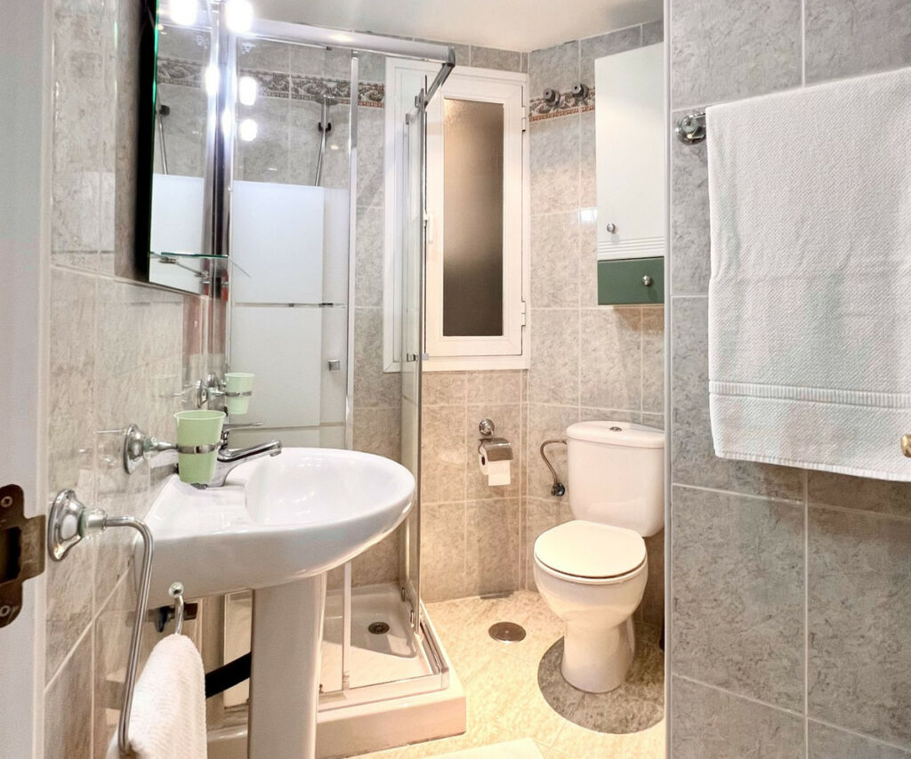 Middle Floor Apartment Estepona Málaga - image 18