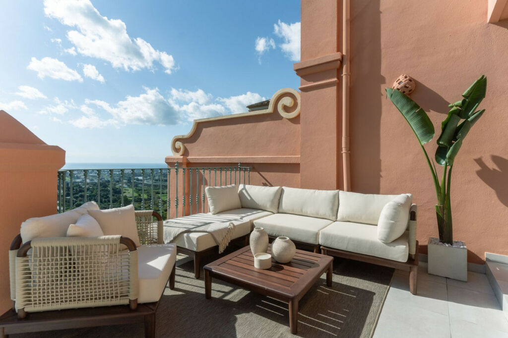 Townhouse Monte Halcones Málaga - image 15