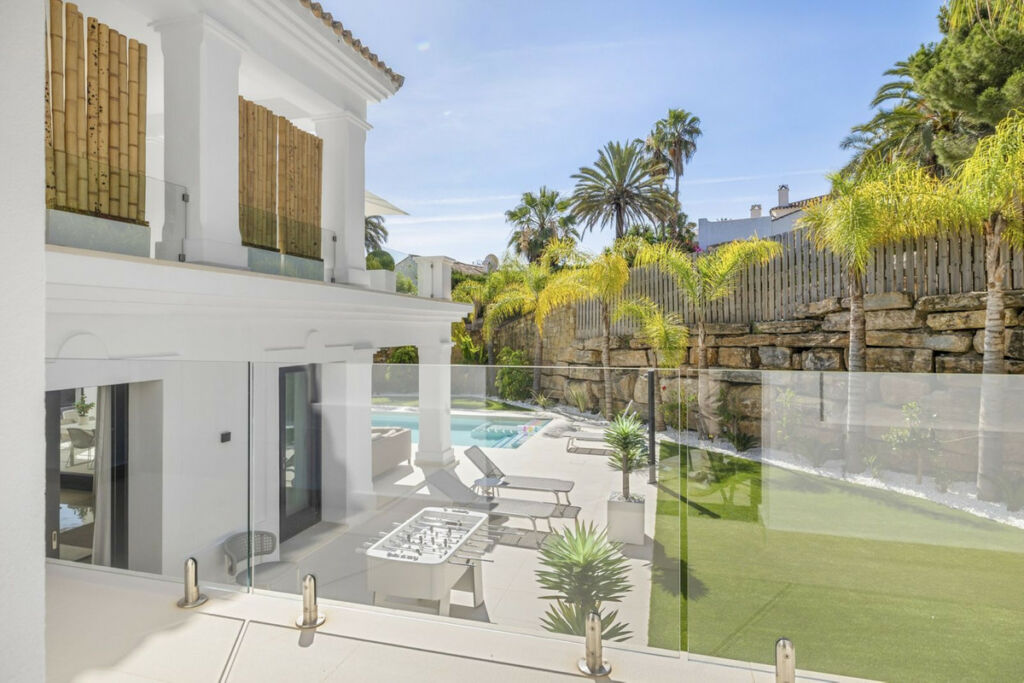 Detached Villa Nueva Andalucía Málaga - image 15