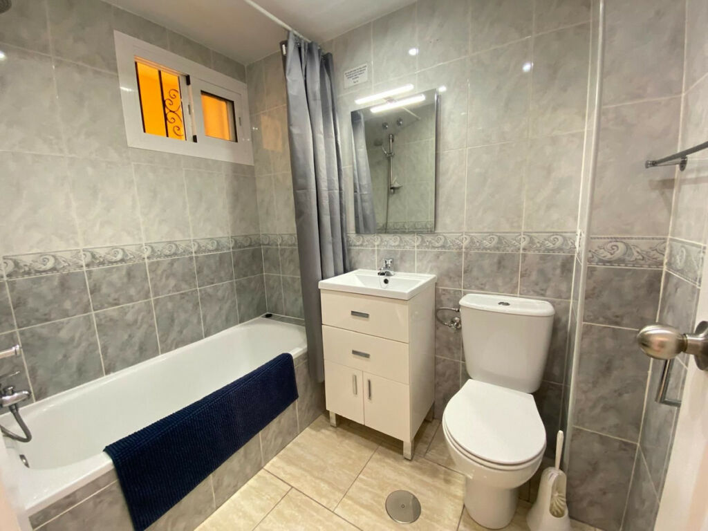 Middle Floor Apartment Benalmadena Málaga - image 15