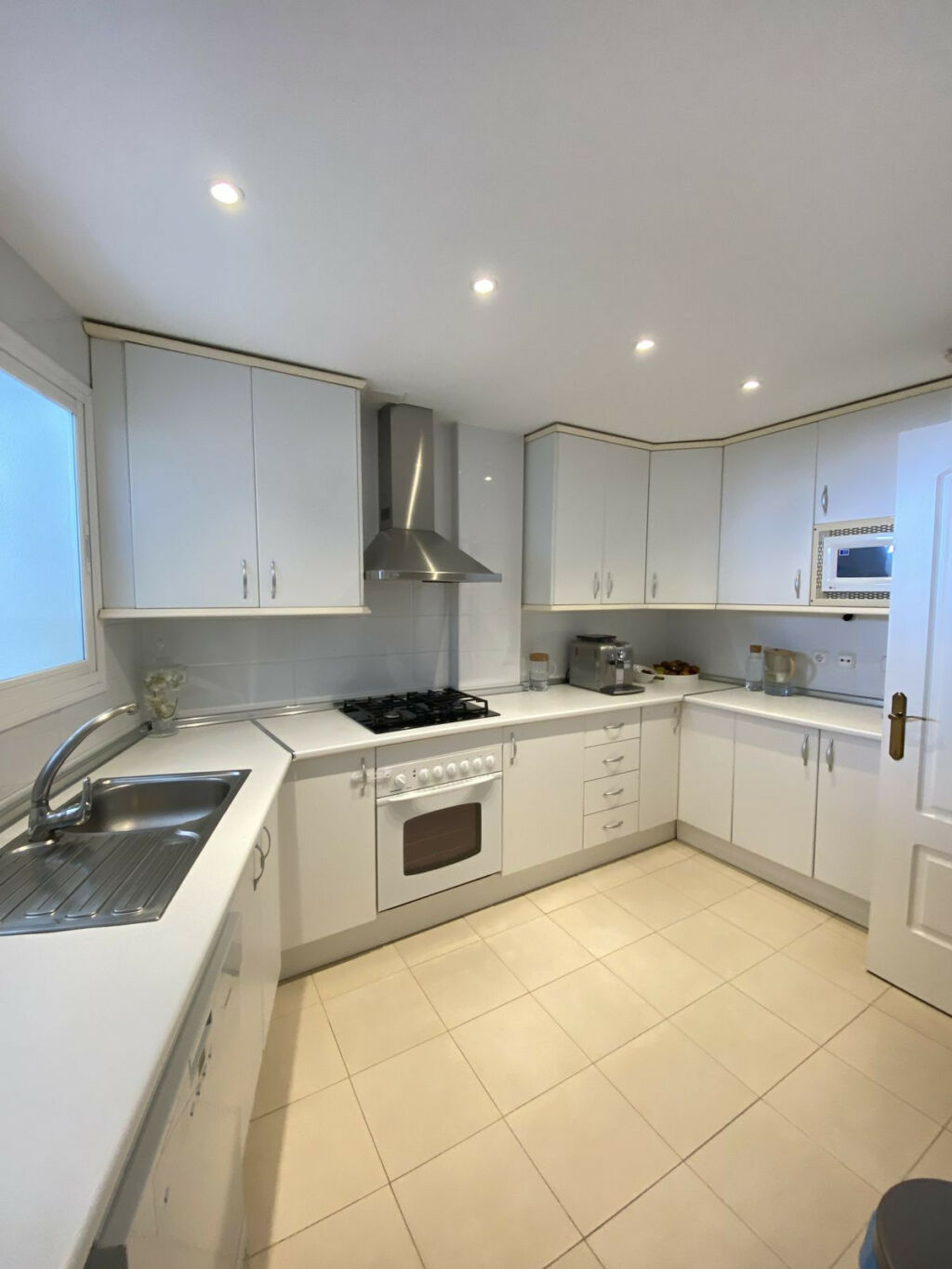 Middle Floor Apartment Puerto Banús Málaga - image 15