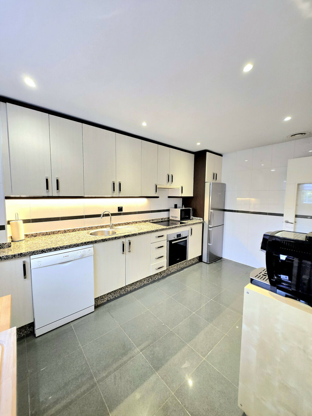 Middle Floor Apartment Selwo Málaga - image 15