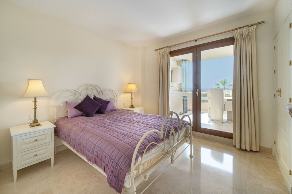 Middle Floor Apartment Estepona Málaga - image 15