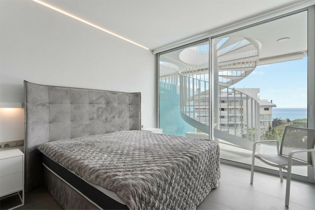 Penthouse Higueron Málaga - image 15