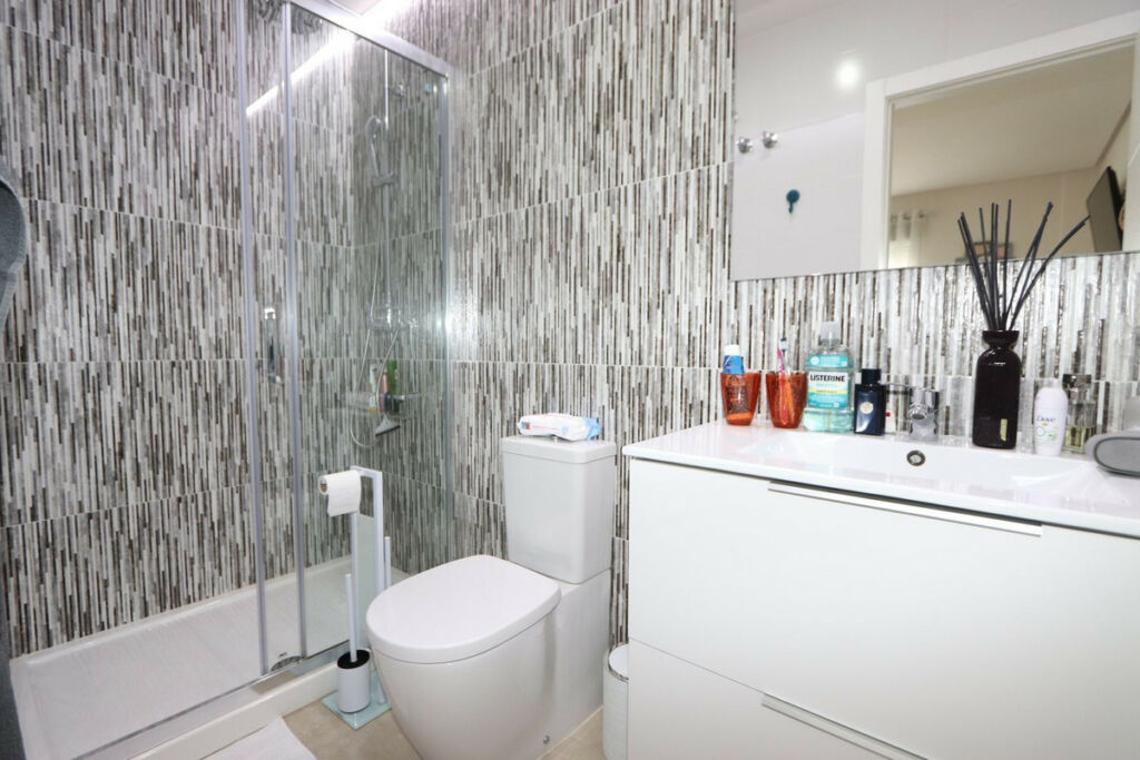 Ground Floor Apartment La Florida Alicante - image 15