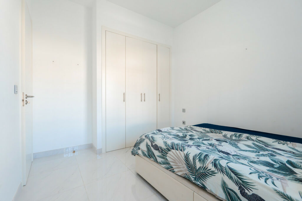 Middle Floor Apartment Estepona Málaga - image 21