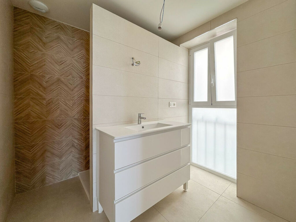 Middle Floor Apartment Fuengirola Málaga - image 15