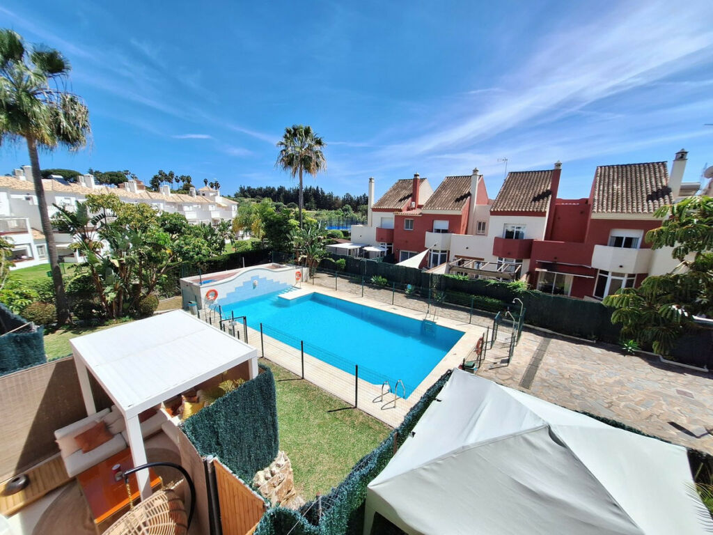 Townhouse Estepona Málaga - image 14