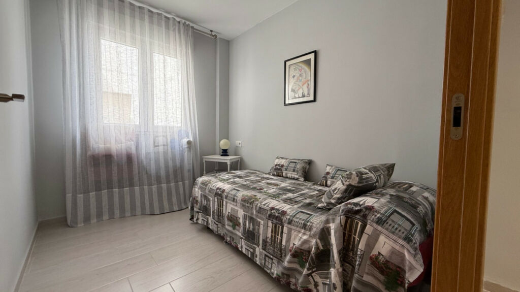 Middle Floor Apartment Torrevieja Alicante - image 15