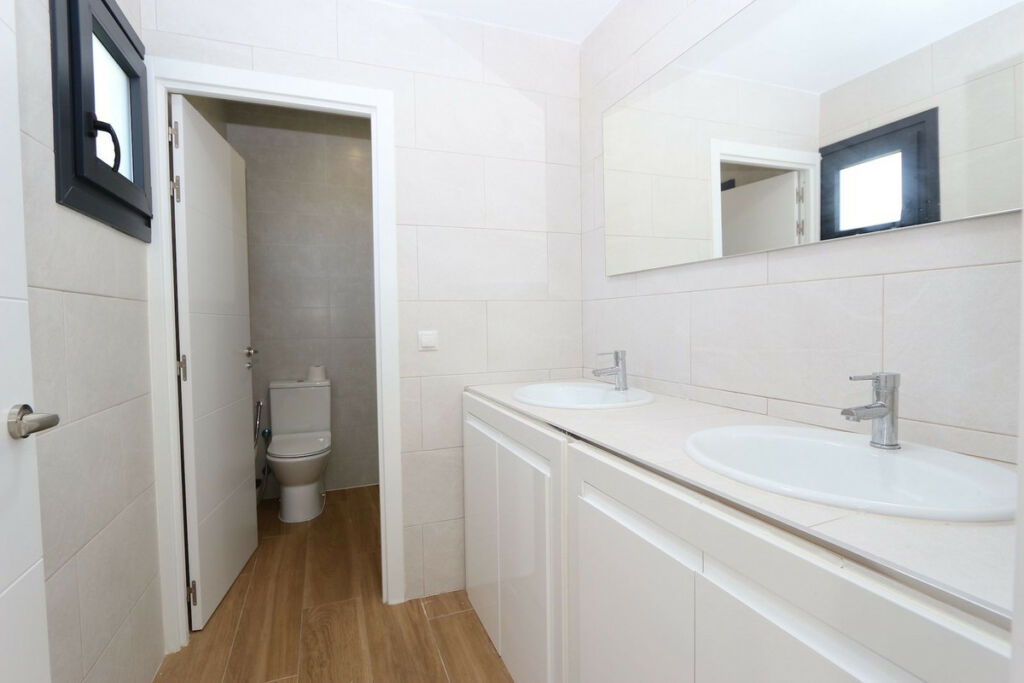 Detached Villa Riviera del Sol Málaga - image 13