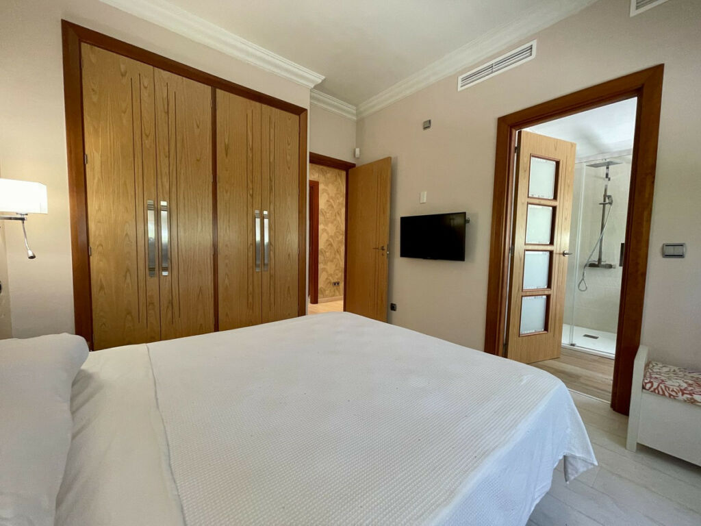 Ground Floor Apartment Puerto Banús Málaga - image 15