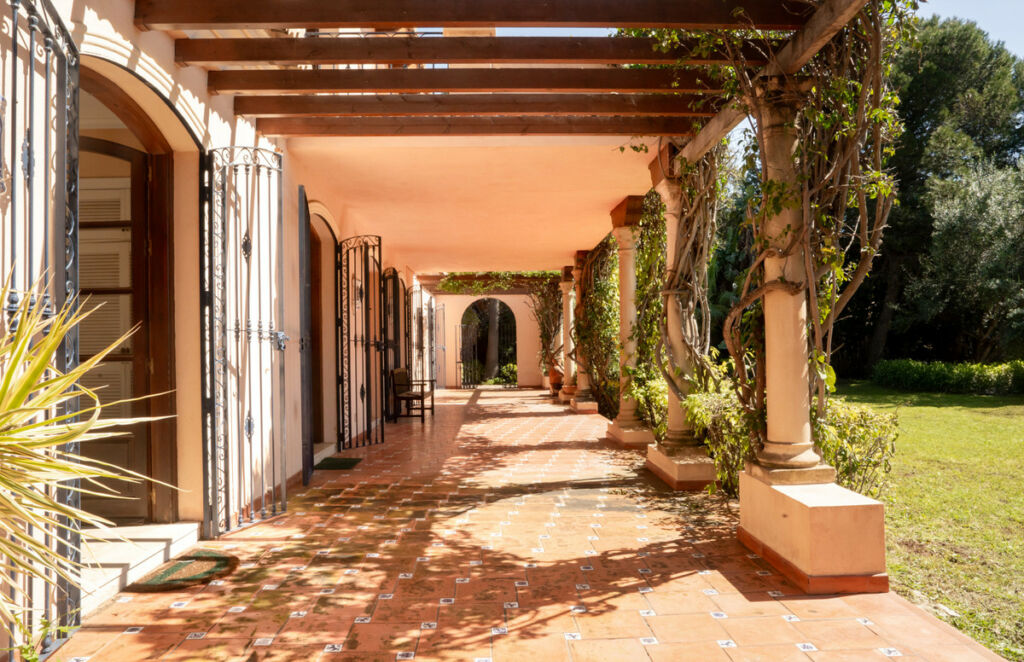 Detached Villa Estepona Málaga - image 15