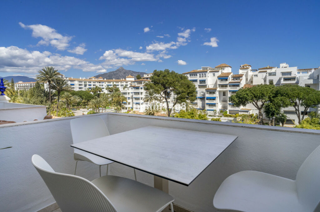 Middle Floor Apartment Puerto Banús Málaga - image 15