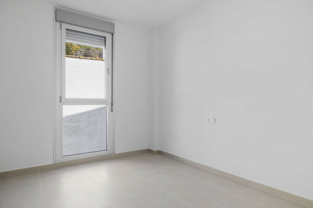 Middle Floor Apartment Cancelada Málaga - image 15